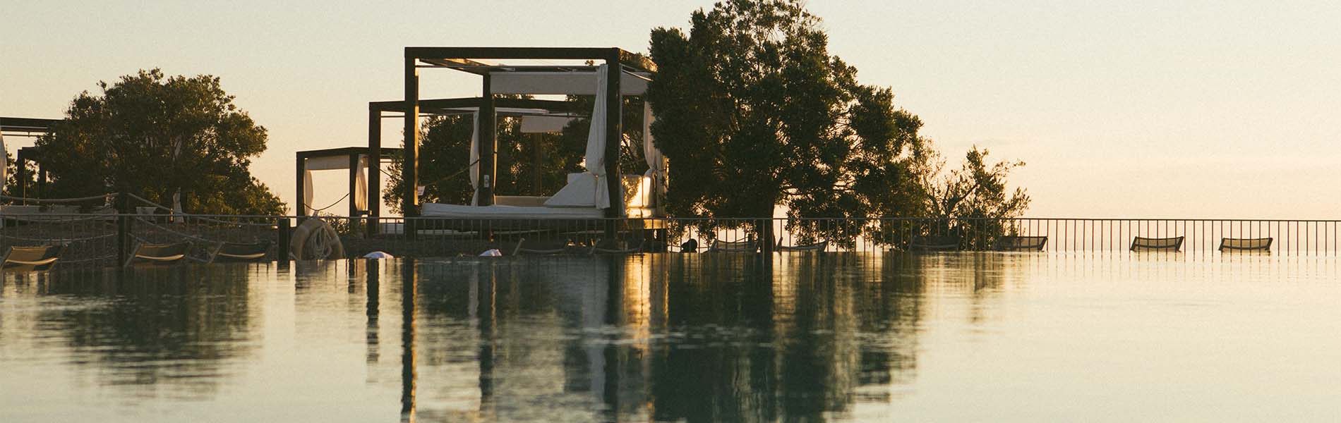 Imagen de la piscina del Salobre Hotel Resort & Serenity